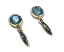 aretes de acero color azul